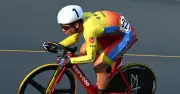 全国高校総体・近畿総体の自転車競技男子ケイリンで喜如嘉朝煌（北中城）が6位、最終周で抜かれ上位を逃すという結果