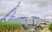 宮古島市議、重機や倉庫を農地に放置、10年違法利用　県命令未執行で原状回復見通せず　識者「許されぬ」