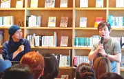 ミュージシャン宮沢和史さんと平田大一さん「コトバの力」語る　読谷でトークイベント