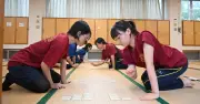 那覇国・宮古・向陽・南風原、ライバル垣根越えかるた練習 全国高文祭2026