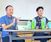 沖銀行員がやりがい語る 南風原中で職業人講話 生徒から質問相次ぐ