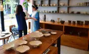 新里竜子陶展「Yaxché（ヤシュチェ）」8月2日まで那覇・壺屋で開催 - 透かし皿や花器など170点展示