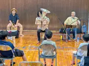 チューバの響き披露、本橋さんらが音楽会 那覇・国場児童館