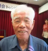 石川中10期生会会長の新垣兼三さん、トゥシビー祝い開催