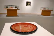 金城唯喜と若手漆芸作家の沈金展、県立芸大で開催中