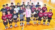 糸満ジュニアバレーボールクラブ、熊本地震の義援金1万5千円を市社協に寄付