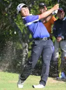 第33回沖縄ジュニアゴルフ選手権 高校生の部 3連覇へ東恩納昊貴がコースレコード9アンダー53で首位発進