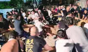 南風原町喜屋武の綱曳き、日付またぎの攻防　初回は西が勝利