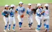 沖縄ガールズが県勢初の決勝進出 連日の逆転劇で全国女子学童野球