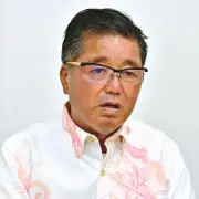 沖縄知事選、下地幹郎氏が立候補取りやめ表明 玉城氏と古謝氏の一騎打ちへ