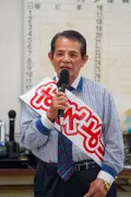末吉正弘氏が那覇の福祉施設で第一声「高齢者や子どもの貧困なくしたい」知事選