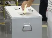 沖縄知事選、告示まで10日 投票率低下傾向、市町村選と連動へ