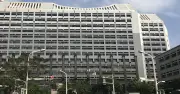 沖縄知事選が告示、17日間の選挙戦に　玉城氏と古謝氏が軸、基地問題や物価対策で論戦へ