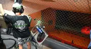 宜野湾市民会館で親子バックステージツアー 小学生が照明や音響を操作