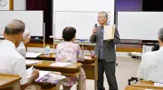 首里城正殿完成記念で琉歌ワークショップ 17人が創作学ぶ 那覇