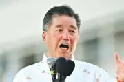 下地幹郎氏、知事選立候補取りやめ 自民から渡り歩いた政治キャリアを振り返る