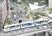 台風18号接近で暴風警報もバスとモノレール運行続けた理由とは