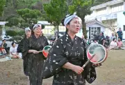 国頭「安田のシヌグ」始まる 女性が豊漁や豊作祈る