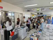 ゆいレール全線運行再開、飛来物撤去で一時停止 けが人なし
