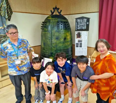 越来小の特別な空間に「万国津梁の鐘」レプリカ　地域の歴史資料など約50点展示