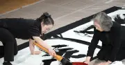 「世界一幸せ」母娘の歩み　金澤翔子さん、泰子さんが講座で書道披露