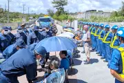新基地反対「諦めない」 辺野古ゲート前で市民30人が抗議 「運動は終わりではない」