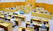 南風原町議会の報告会、町民が議員席に座り質問　開かれた議会へ14年