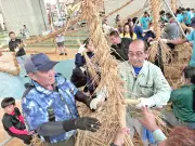 糸満大綱引に向け小綱作り 前端・南・町端の3区で実施