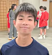 宮城幸さん（13）サッカーと科学の夢、平和学ぶ浦添中2年生