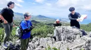 本部町教委「もとぶの自然を楽しむ講座」カルスト地形の山を散策