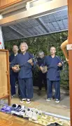 那覇・上間で念仏エイサー 先祖見送り、獅子回りに泣く子も