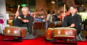 首里城正殿復興記念、伝統芸能イベント開催 約80人が琉球古典音楽や舞踊楽しむ