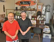 宮古島の「たまご家おかん」、ふわとろ宮古オムそばめしが人気